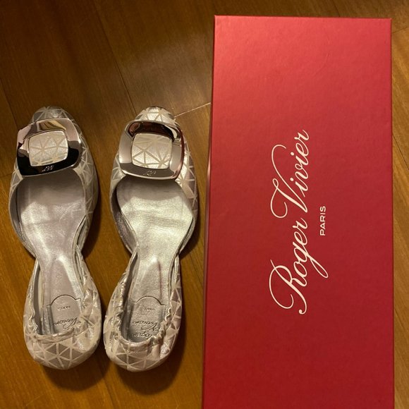 Roger Vivier Women Flats 37 Size Good condition - Picture 1 of 6